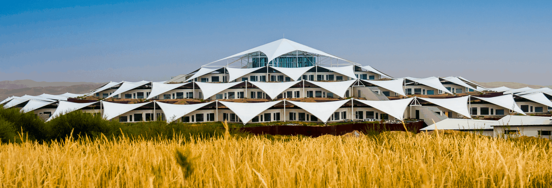 膜结构车棚厂商:现代建筑美学与实用功能的完美结合