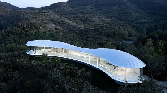 充电桩膜结构车棚施工:绿色能源与现代建筑的完美融合
