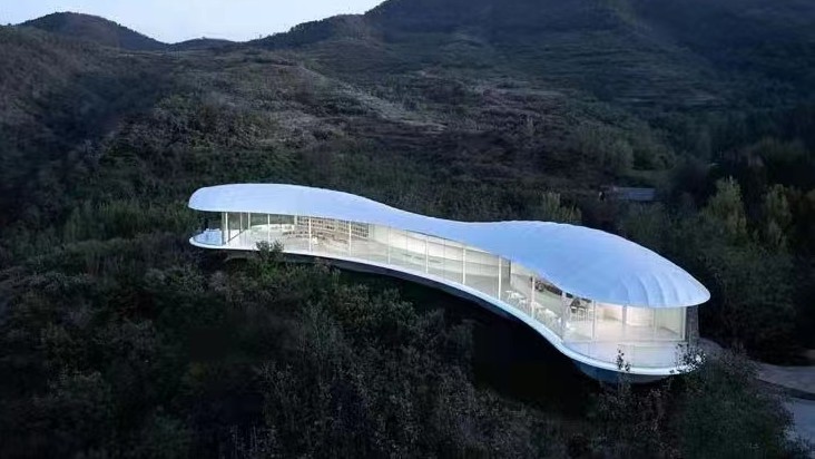 膜结构汽车棚供应商:现代停车解决方案的引领者