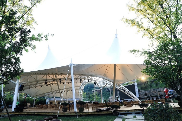 景观膜结构看台”:打造完美观赛体验的独特设计-1