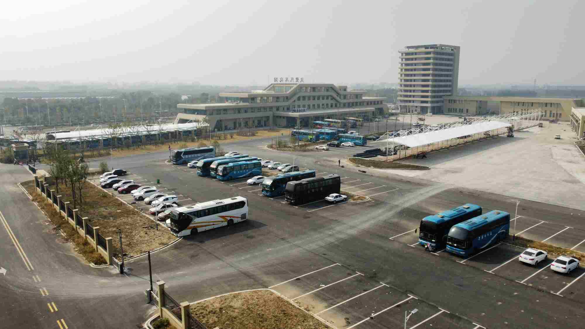 建筑师设计的膜结构停车棚,为小区增添一抹绿色风景-1