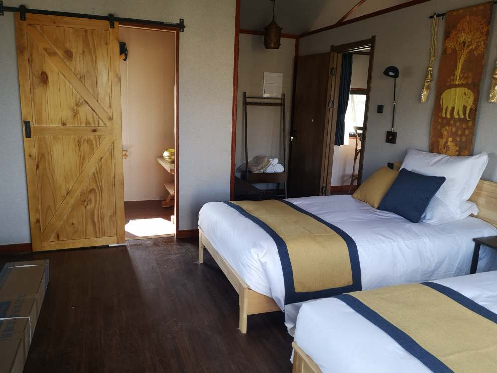 《探索户外旅行新风尚：揭秘帐篷酒店造价-1