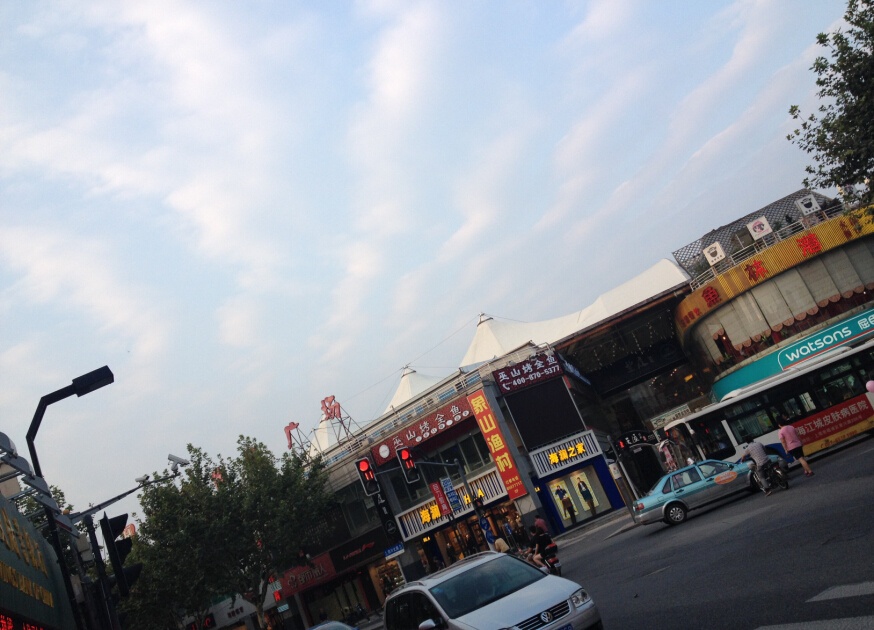 羽毛球场篷房: 为赛事提供完美庇护-1