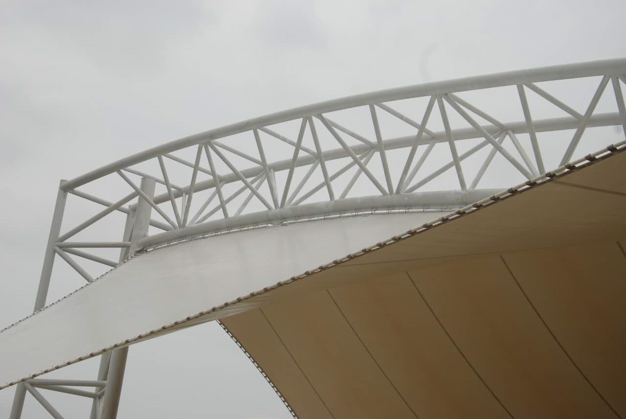 车库膜结构雨棚价格分析-2